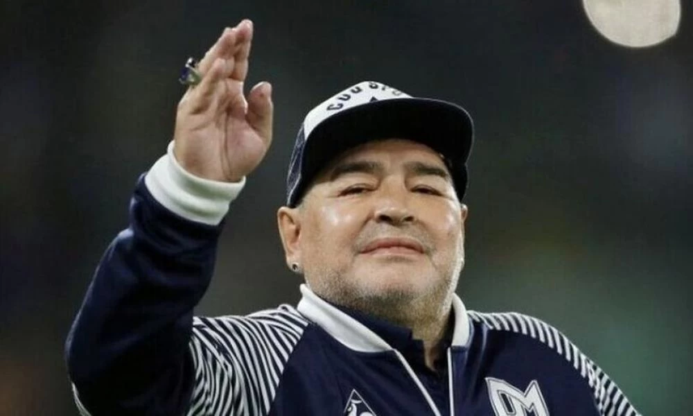 Το συγκλονιστικό πρωτοσέλιδο της Equipe για τον Μαραντόνα: “Ο Θεός είναι νεκρός”